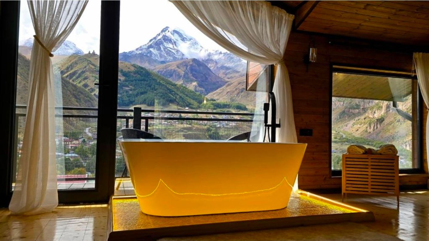 Rookhe kazbegi