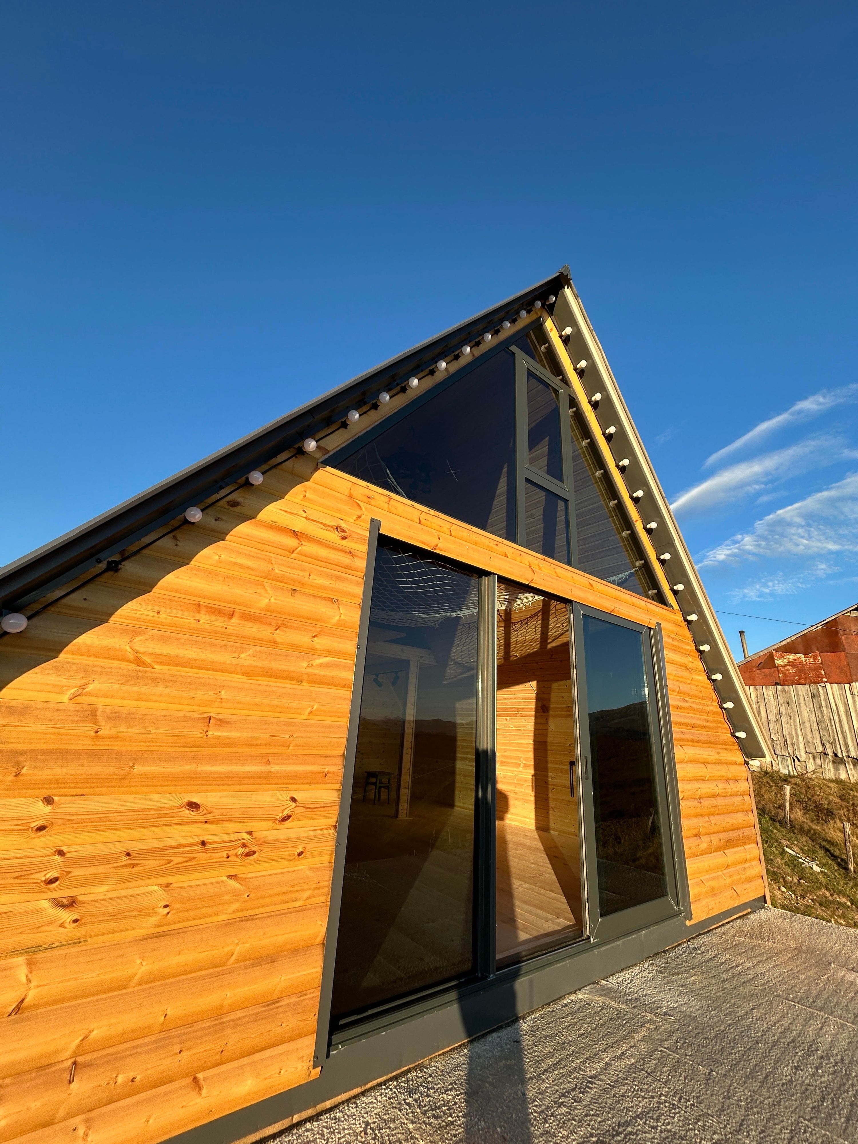 კოტეჯი მაღლა მთებში-COTTAGE UP IN THE MOUNTAINS